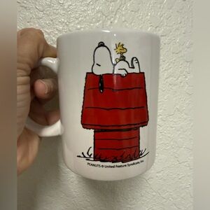 Peanuts Snoopy Red Doghouse Mug